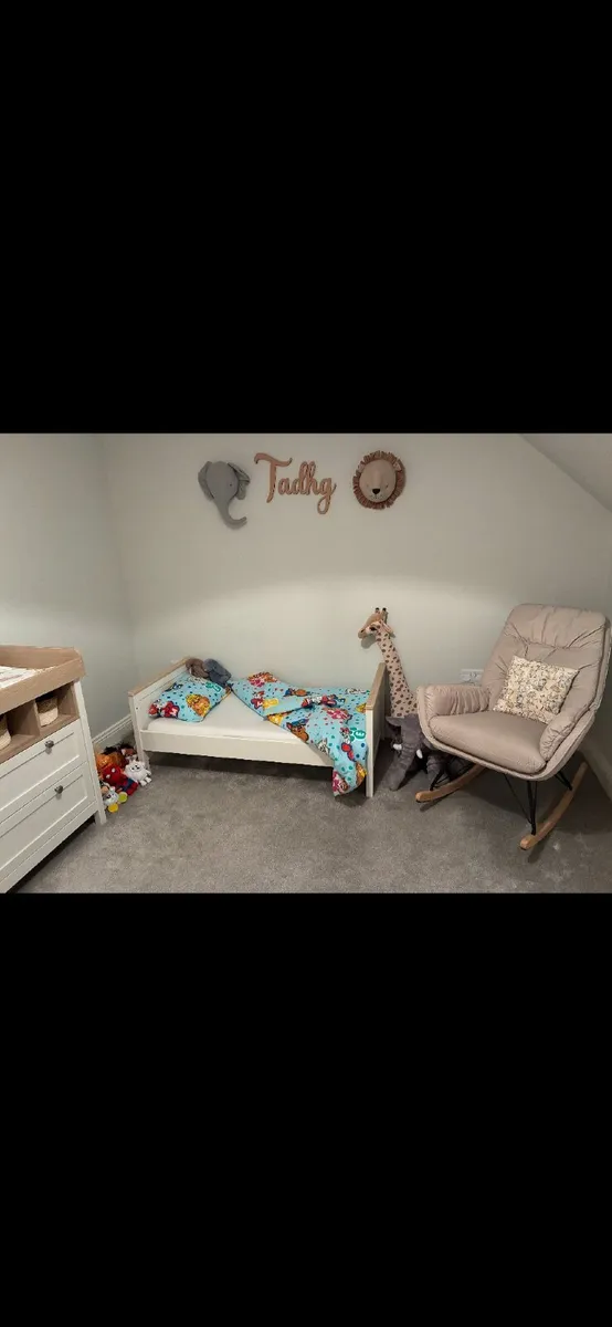 Mamas & Papas Cot Bed & Changing Table for Sale - Image 3