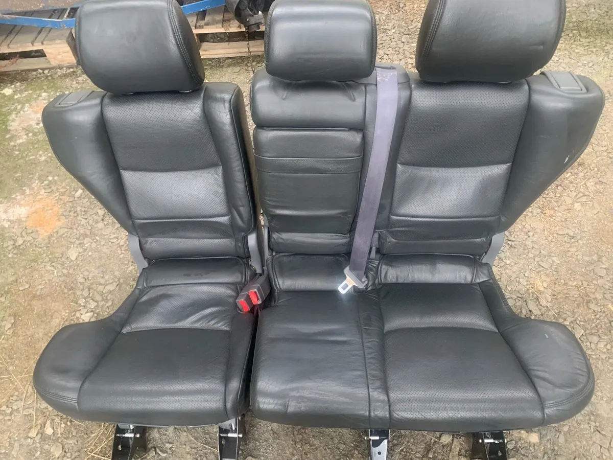 Toyota seats - Image 2