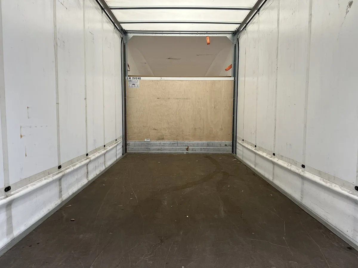 2025 Nissan Interstar CurtainSider Van - Image 2
