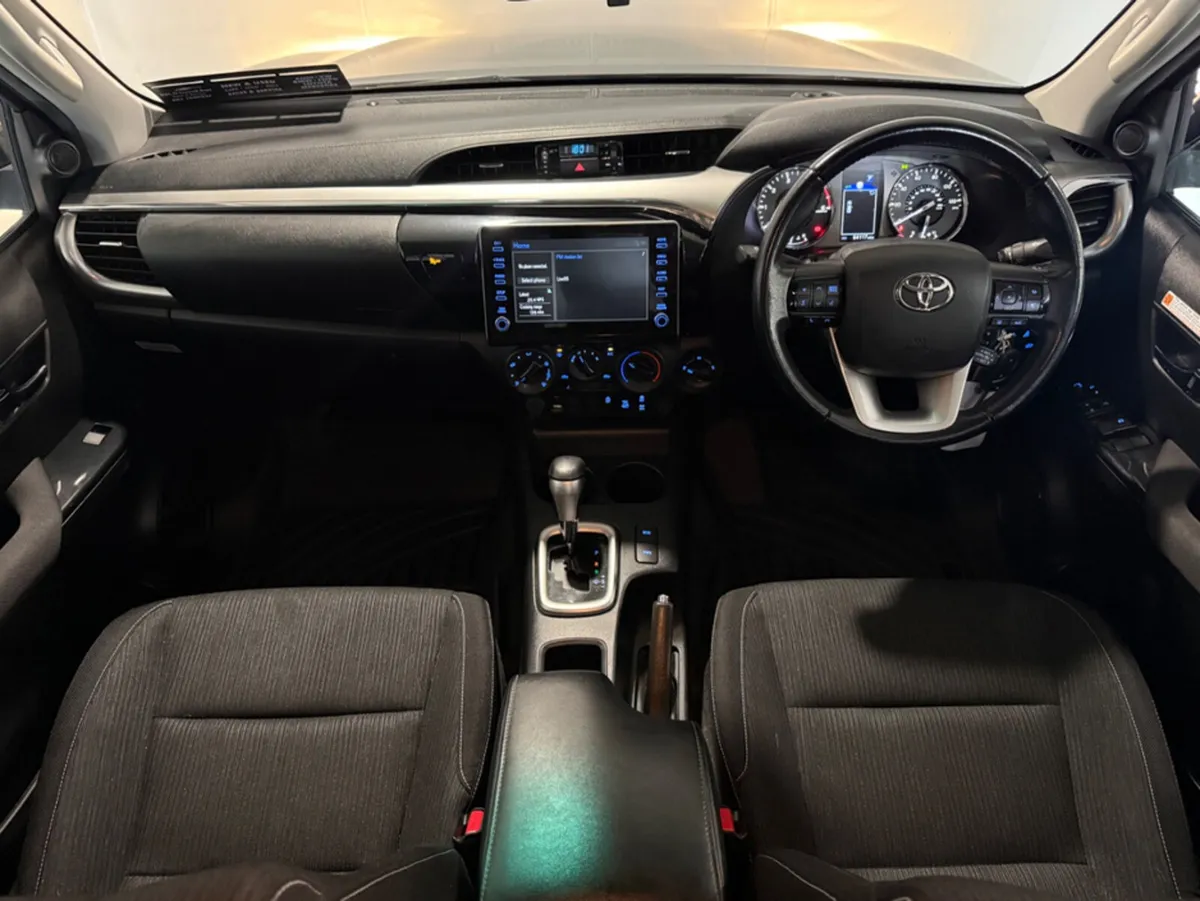 Toyota Hilux ICON D-4D 4WD DCB AUTO - Image 3