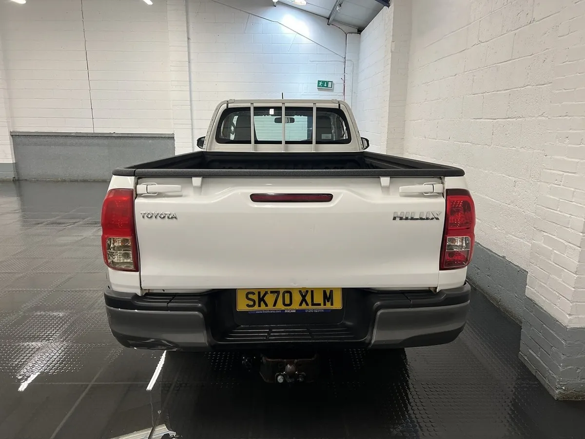 2020 Toyota Hilux PickUp Van - Image 4