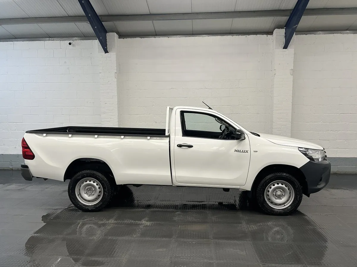 2020 Toyota Hilux PickUp Van - Image 1