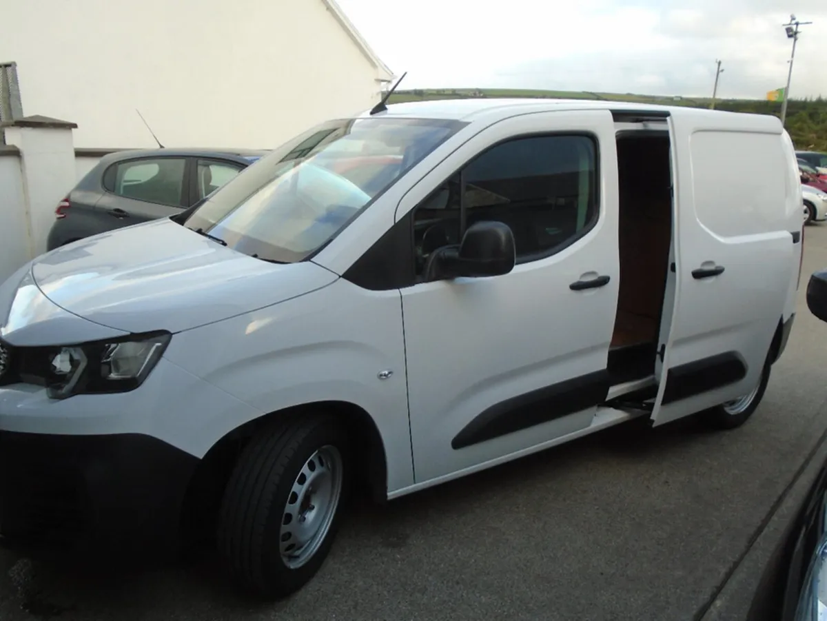 Peugeot Partner ACTIVE PLUS 1.5 BLUE H - Image 2