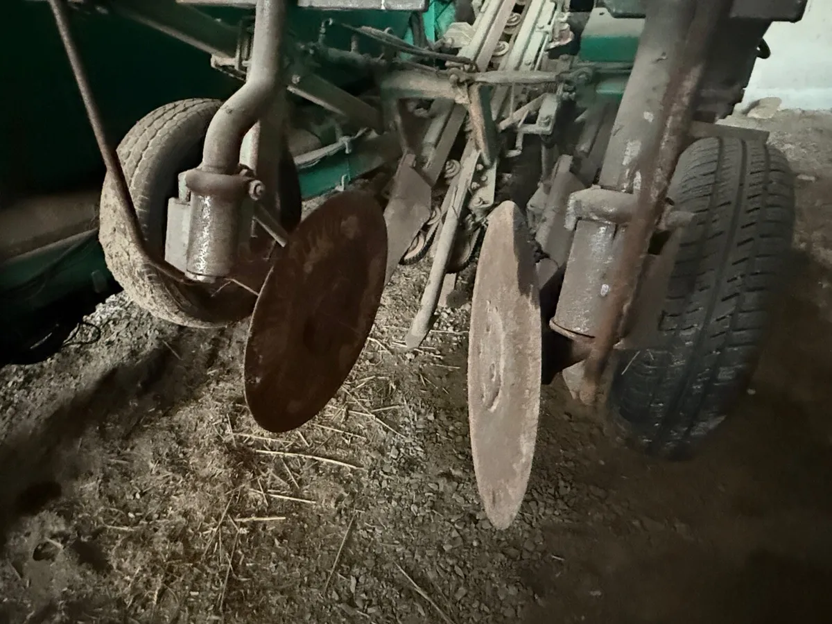 Beet Harvester Armer Salmon TR2000 - Image 2