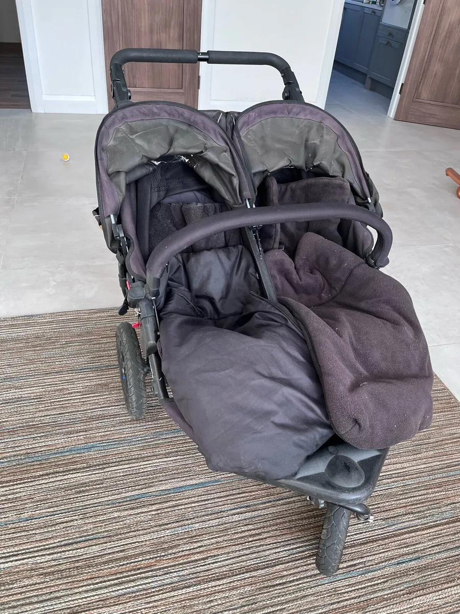 Out n About double buggy - Image 1