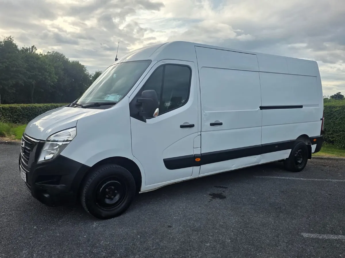 Nissan Interstar LOW MILLAGE - Image 4
