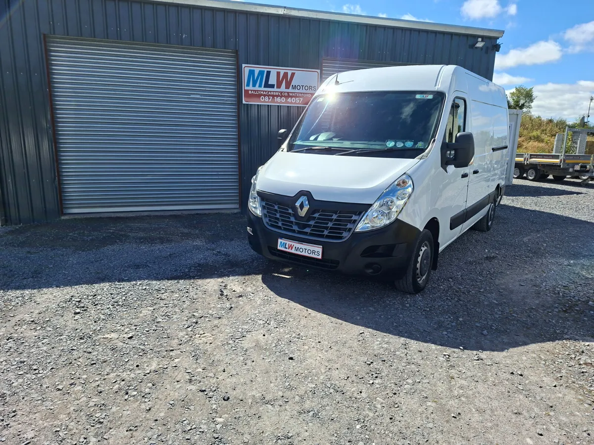 Renault Master 191 MWB 2.3L Excellent Condition - Image 1