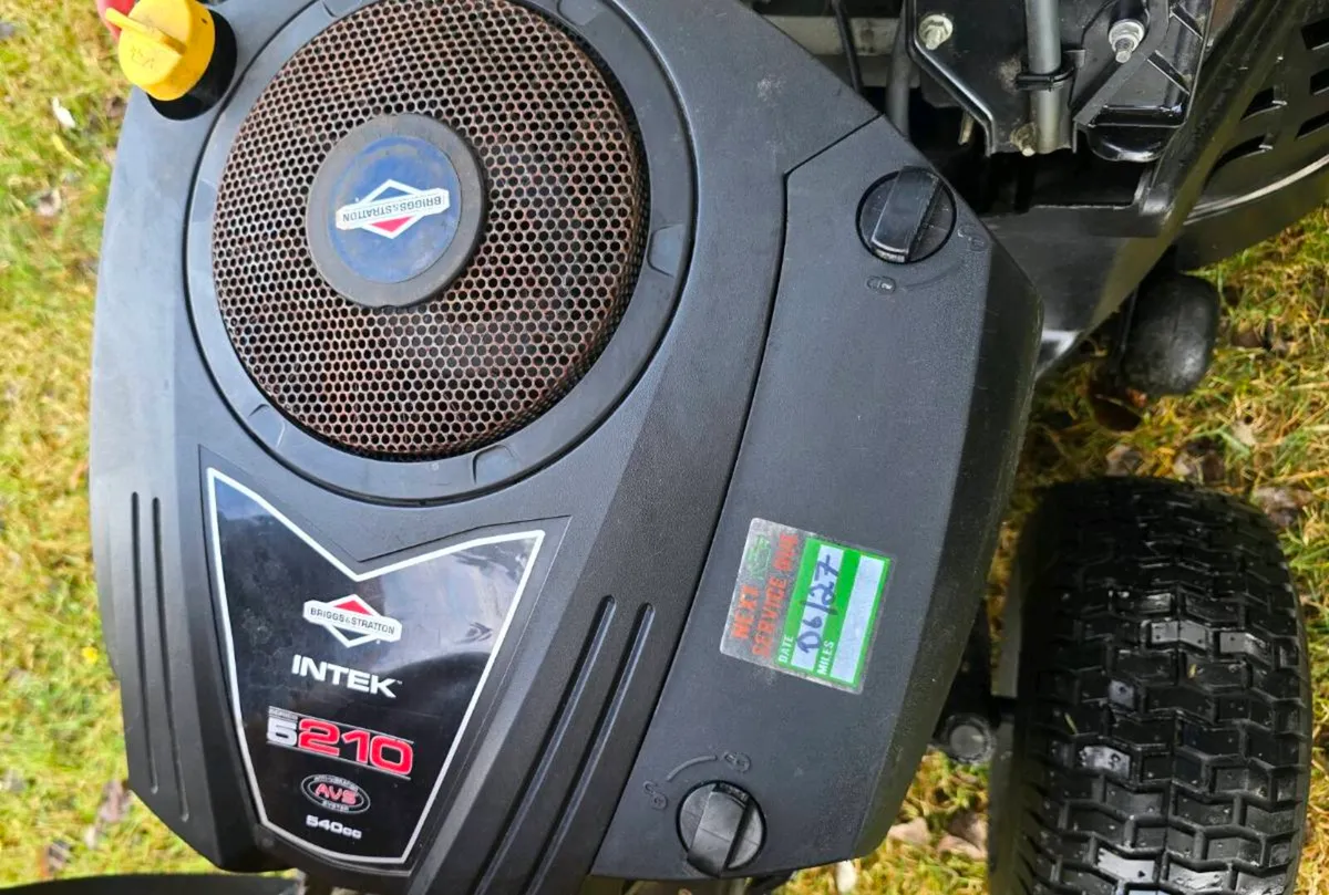 21HP STIGA 40" TWIN CUT - Image 3