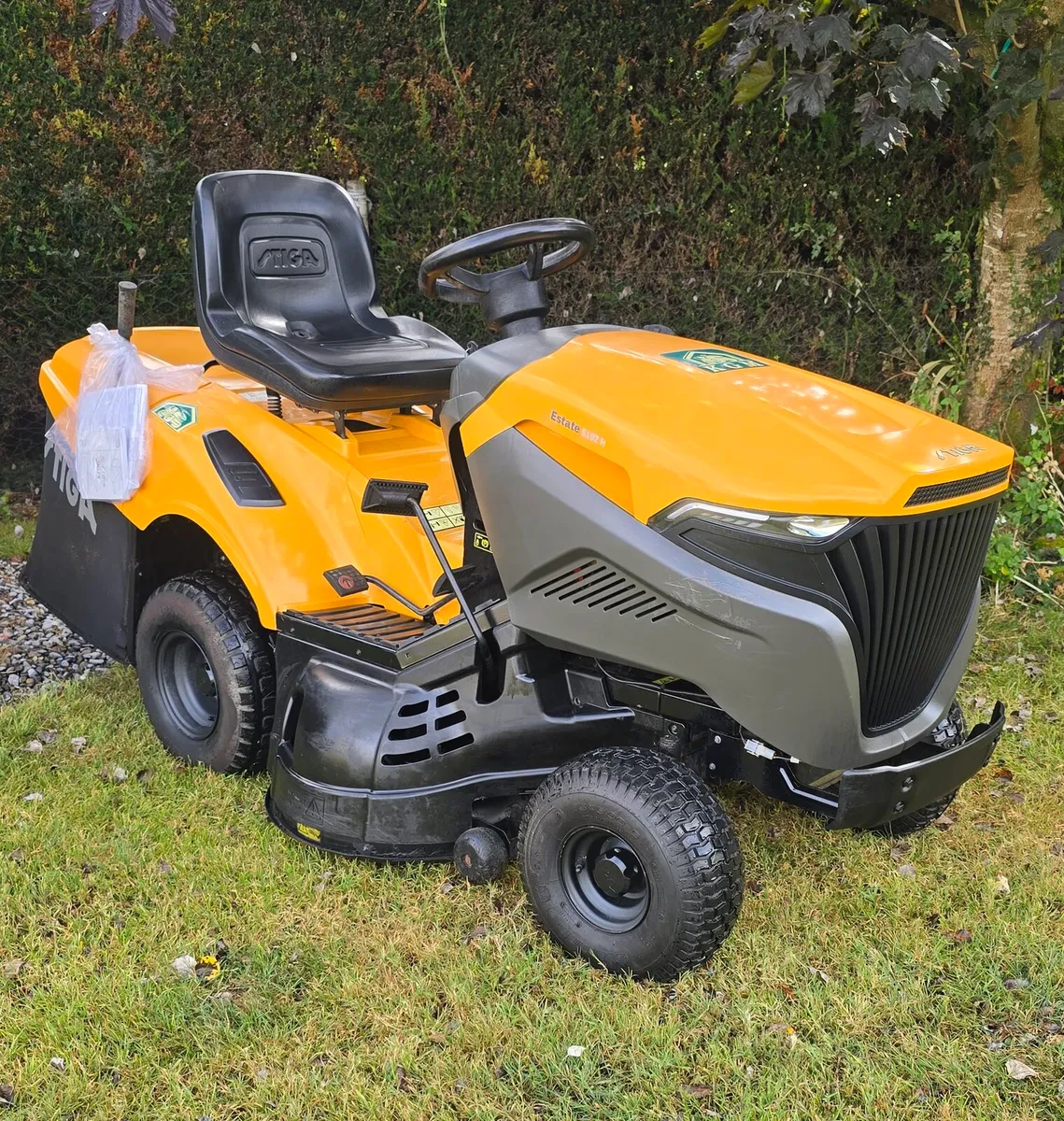 21HP STIGA 40" TWIN CUT - Image 1