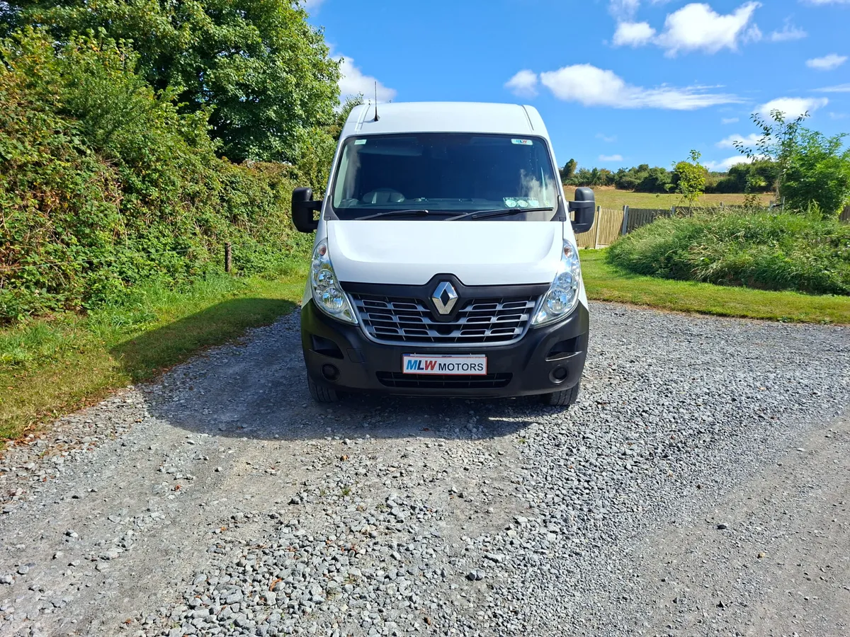 Renault Master 191 MWB 2.3L Excellent Condition - Image 3