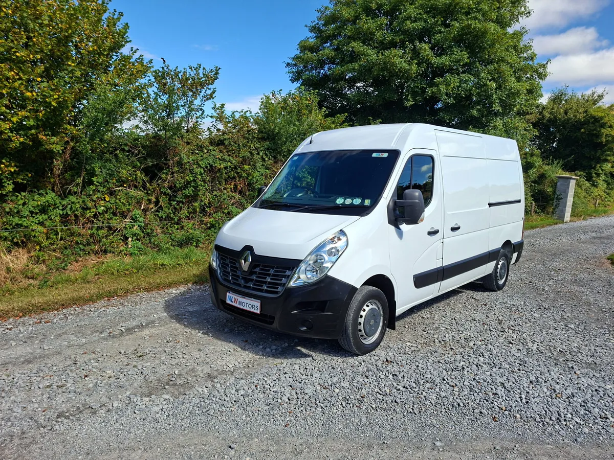 Renault Master 191 MWB 2.3L Excellent Condition - Image 4