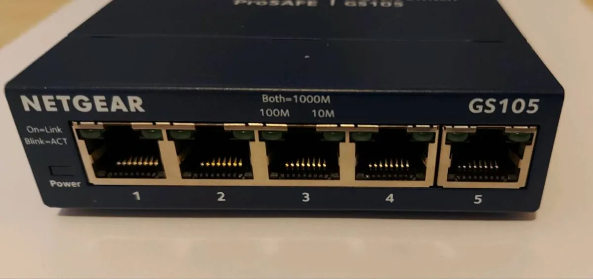 Netgear 5 Port Switch 10/100/1000 - Image 1