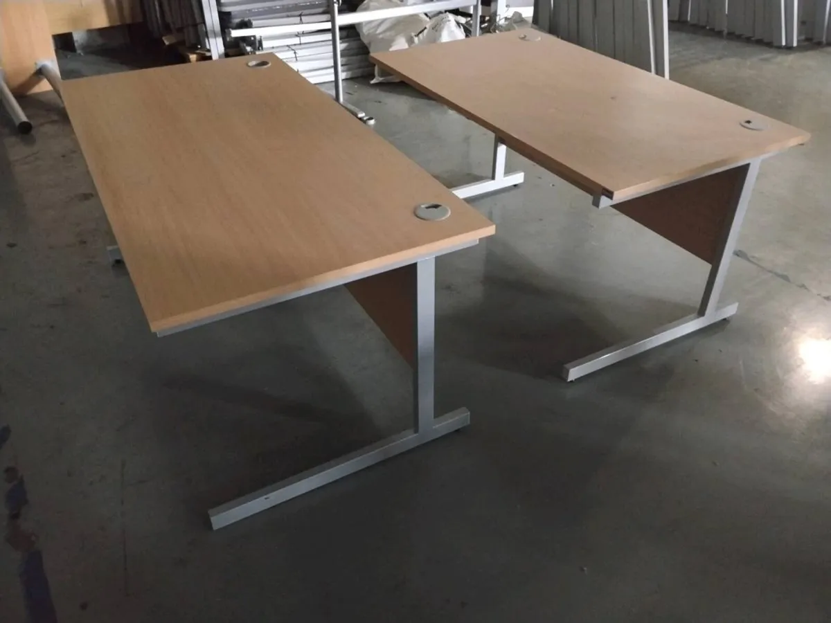 Office desks/chairs - Image 2