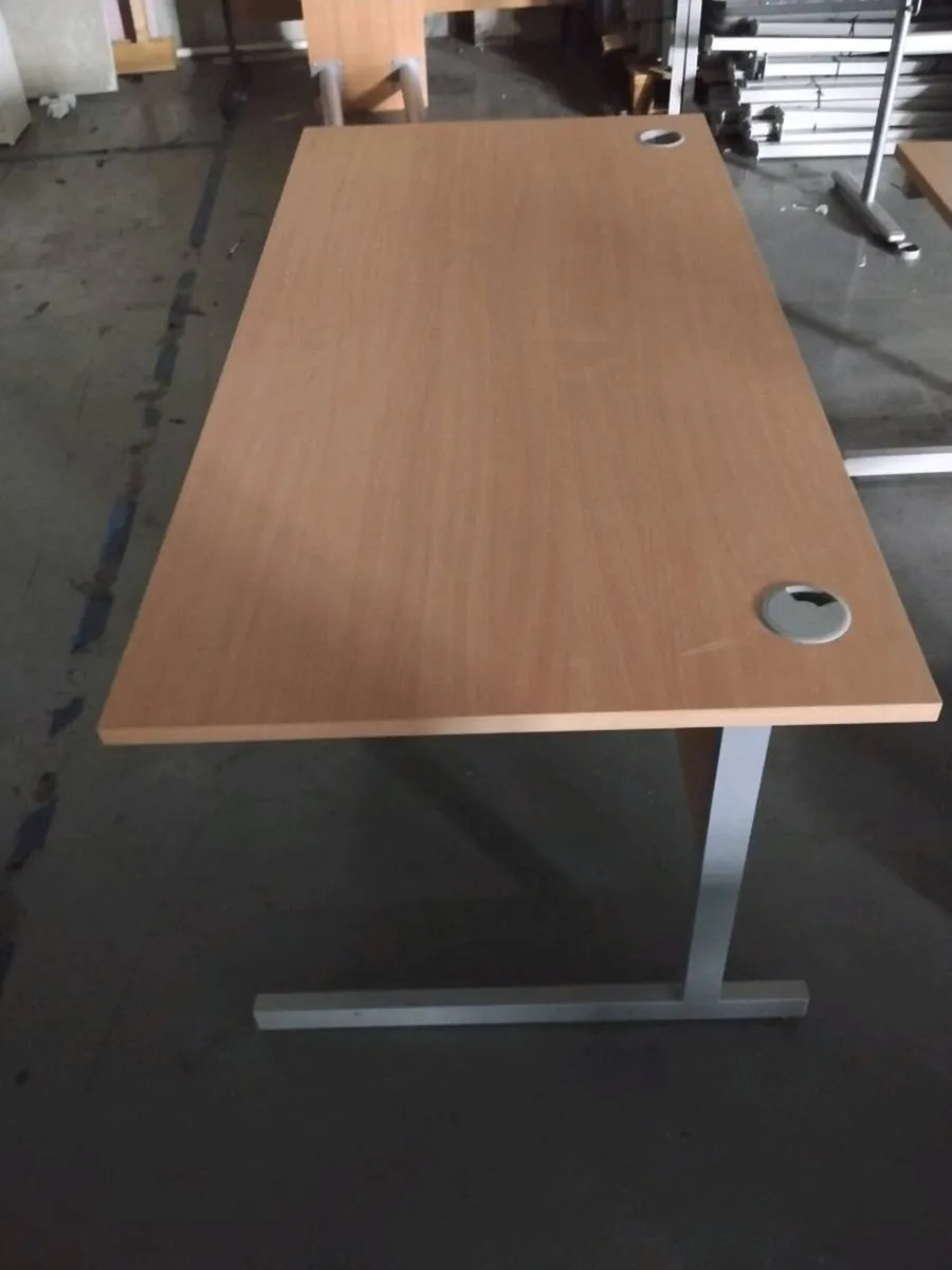 Office desks/chairs - Image 3