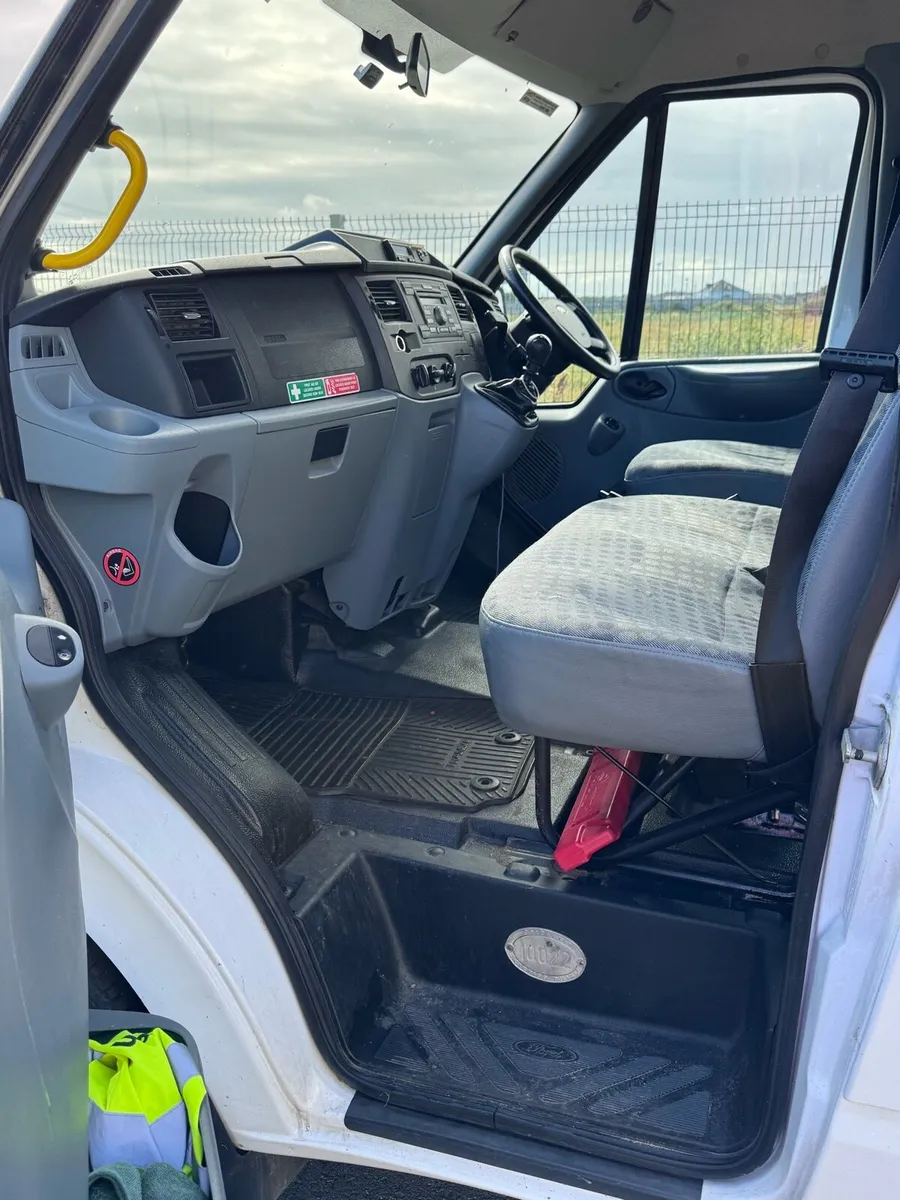 Ford Transit Minibus - Image 2
