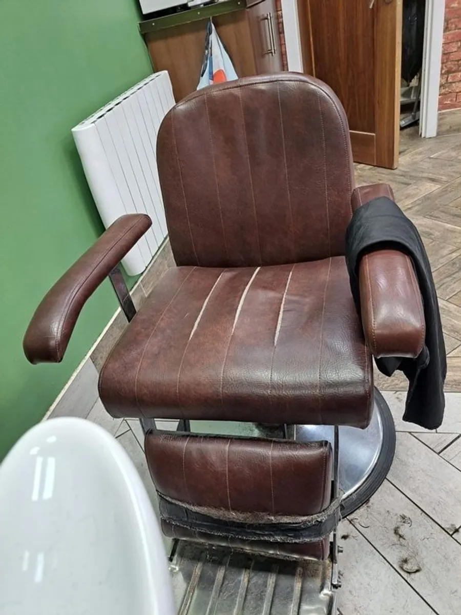 barber chairs - Image 3