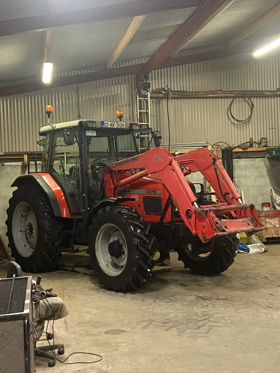 4370 Massey Ferguson - Image 4