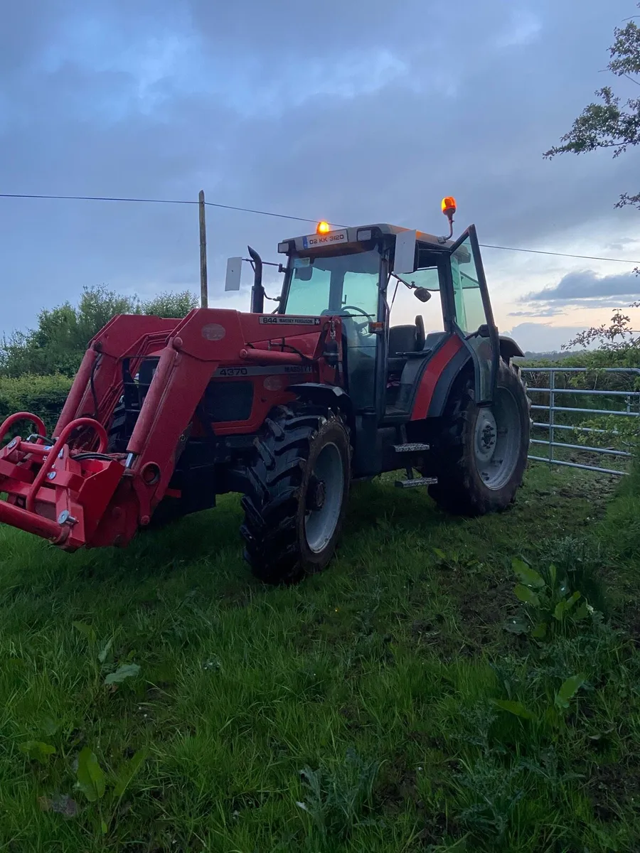 4370 Massey Ferguson - Image 2