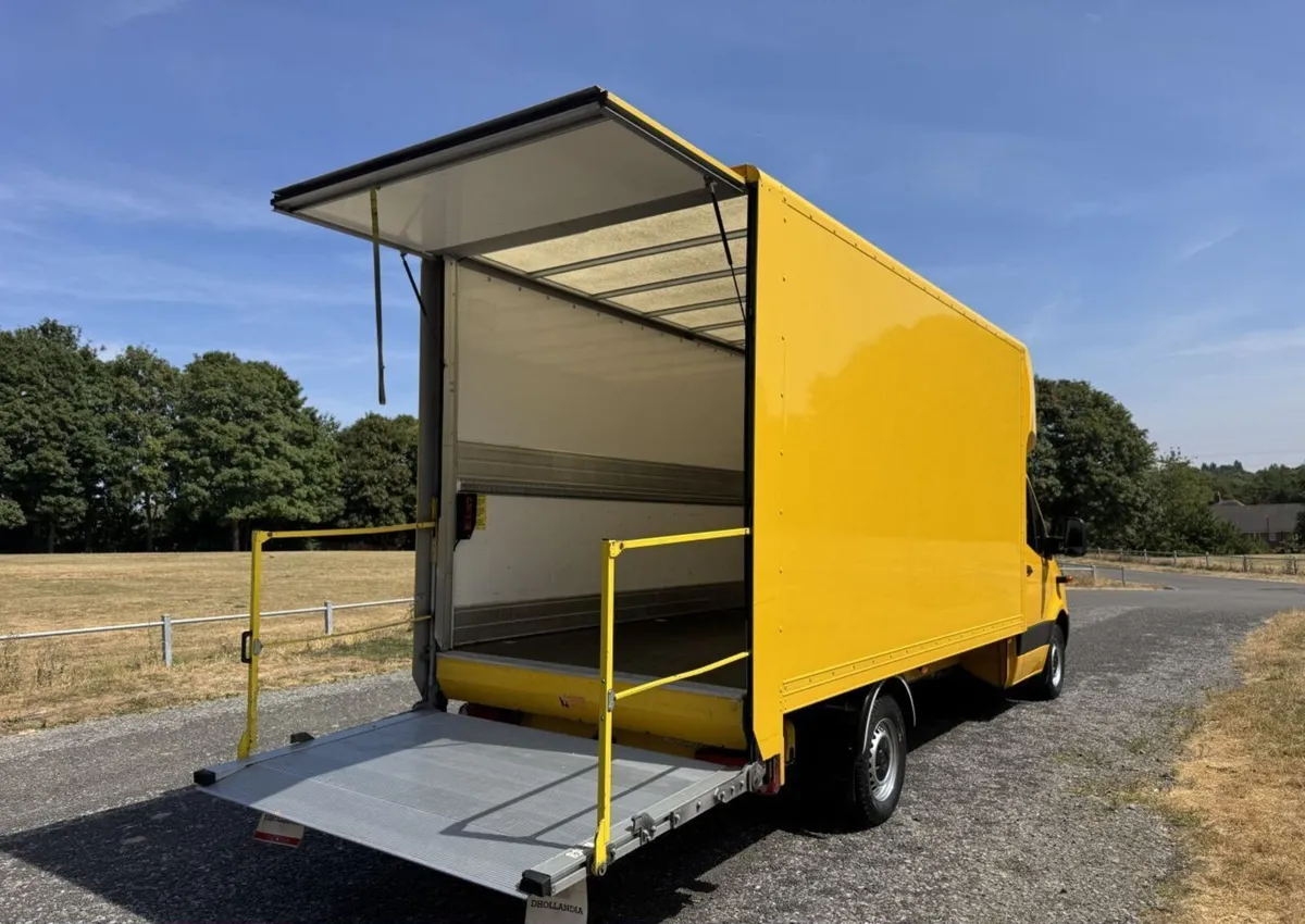 2020 Mercedes-Benz Sprinter Luton Box Van - Image 2