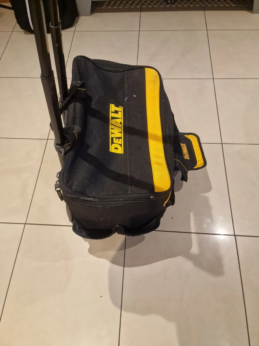 Dewalt Roller Tool Bag - Image 3