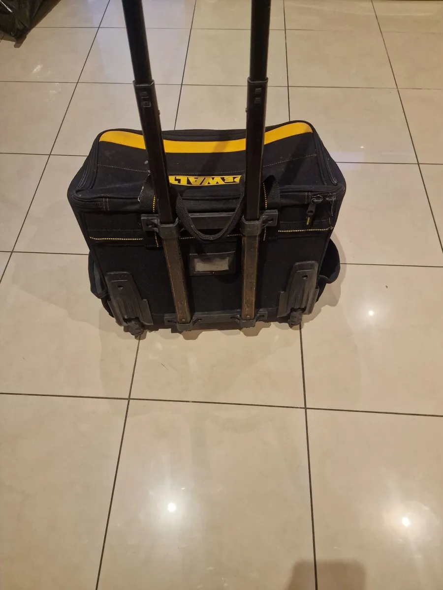 Dewalt Roller Tool Bag - Image 4