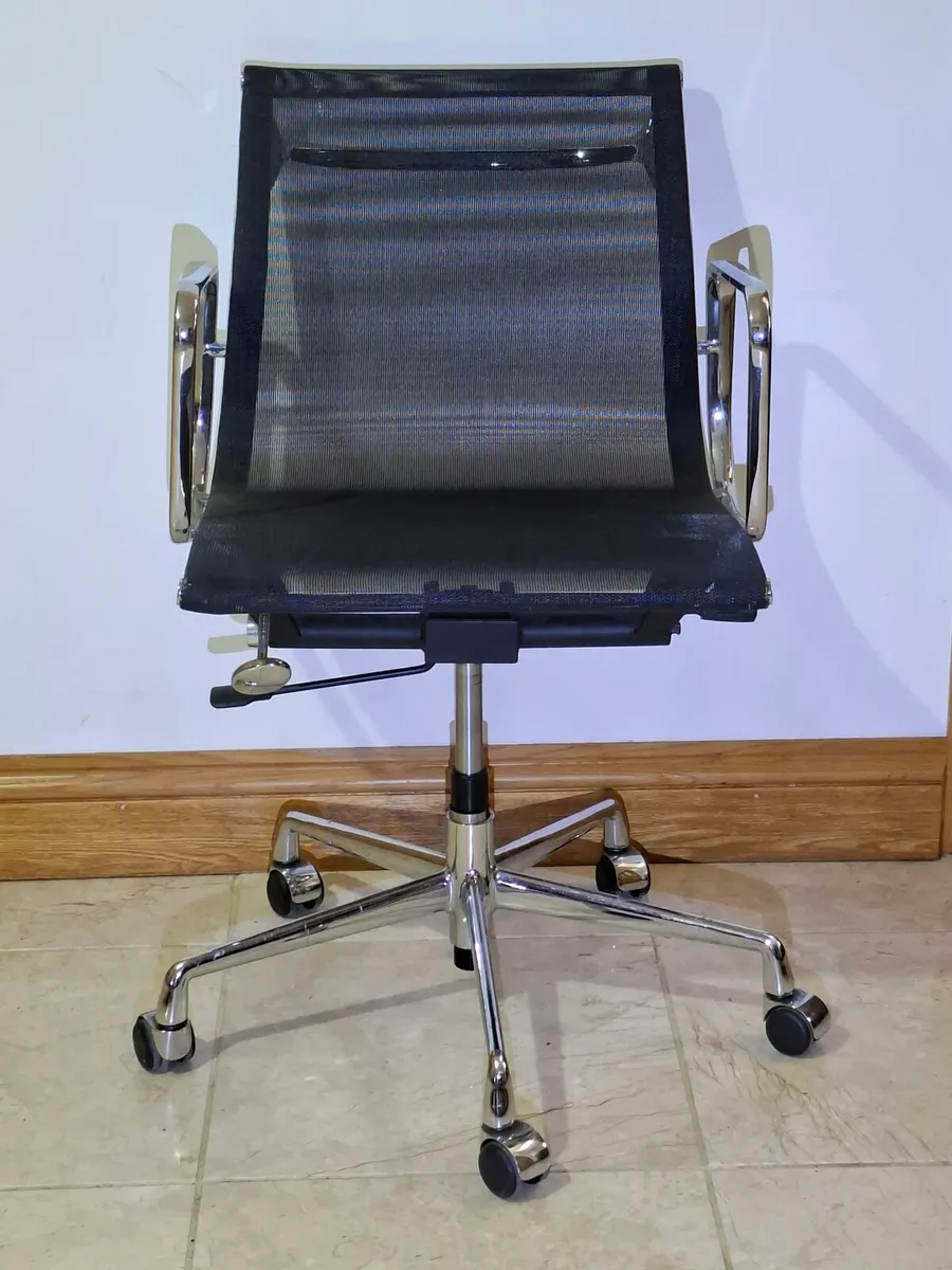 Replica Charles Eames Mesh Office Chairs - Image 2