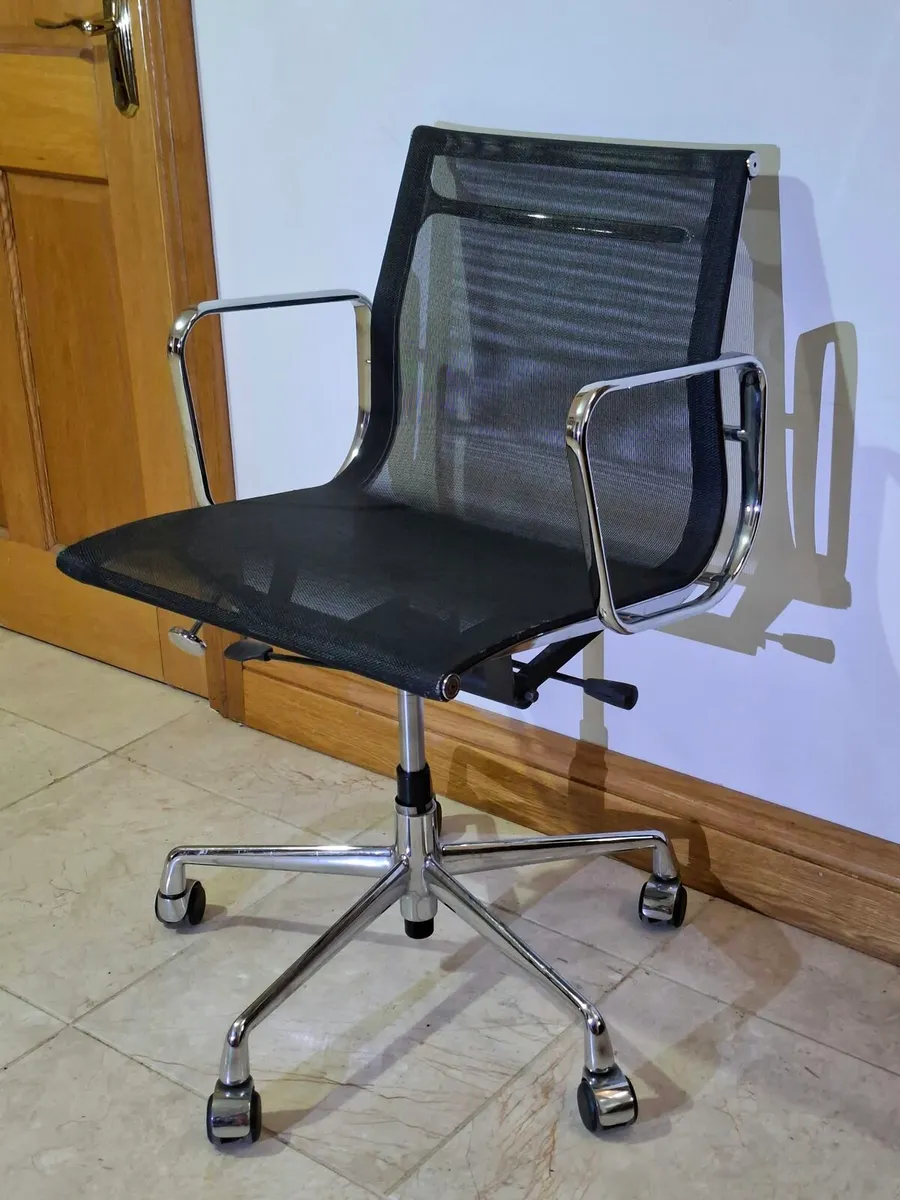 Replica Charles Eames Mesh Office Chairs - Image 3