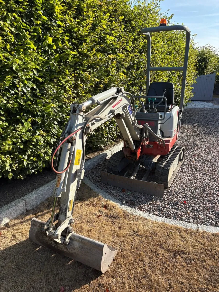 2003 TB108 Takeuchi Mini Digger - Image 4