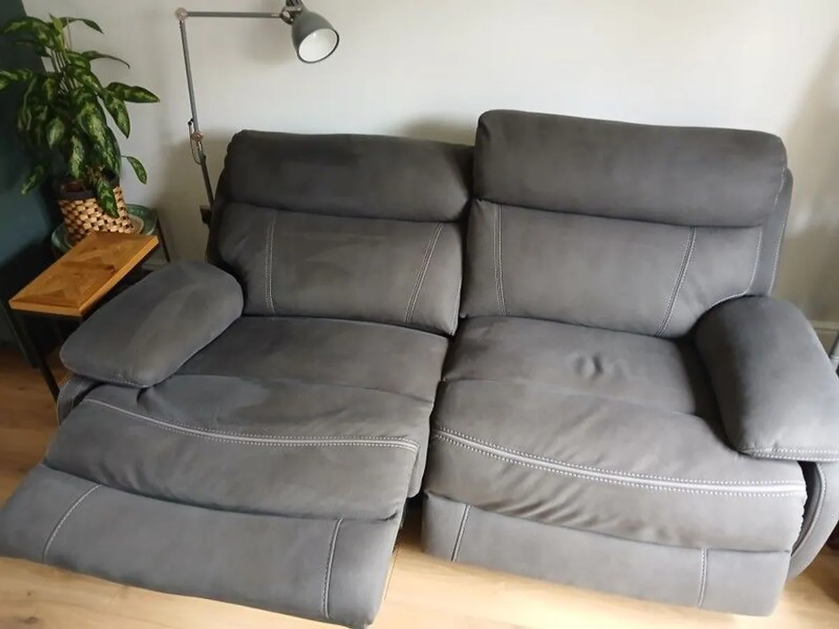 three seater sofa with double recliners - Image 4