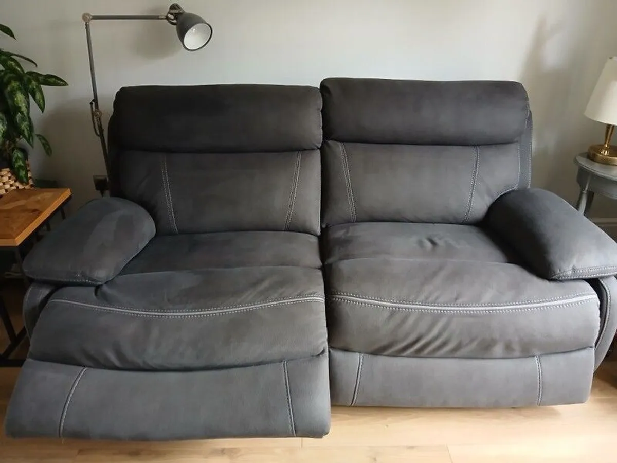three seater sofa with double recliners - Image 3