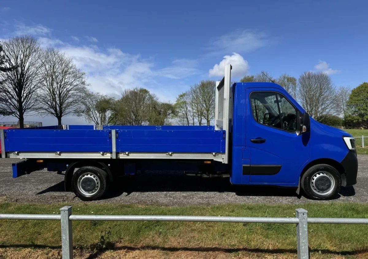 2024 Renault Master Dropside Van - Image 1