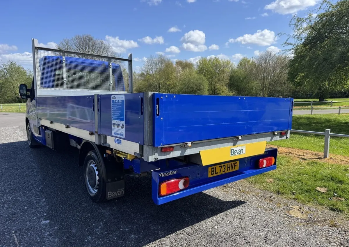 2024 Renault Master Dropside Van - Image 4