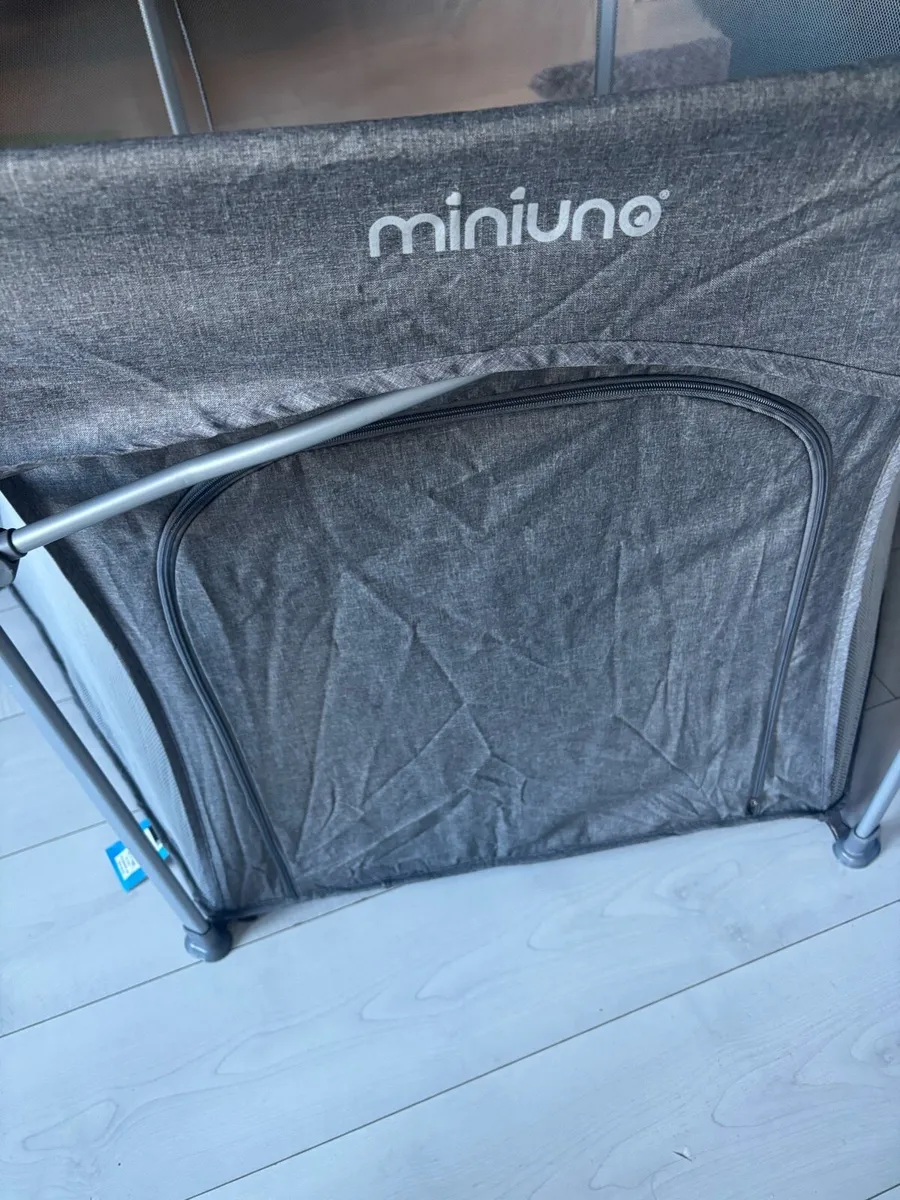 Hexagonal foldable play pen - Image 3