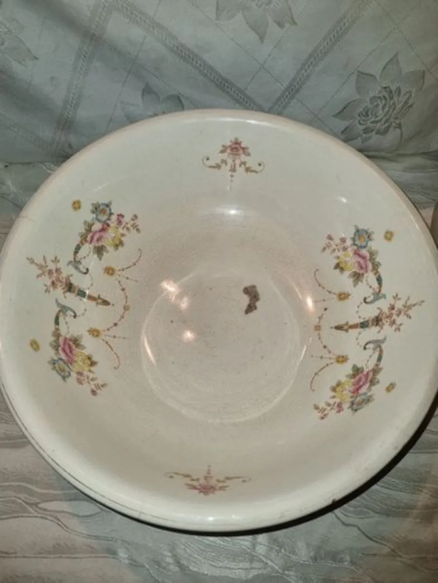 Vintage washing bowl and jug - Image 3
