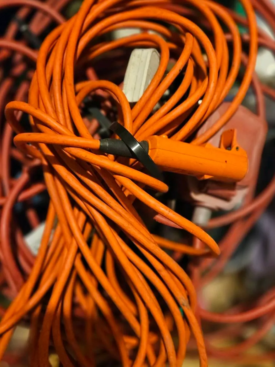 2 Heavy Duty Extensions Leads - Image 4