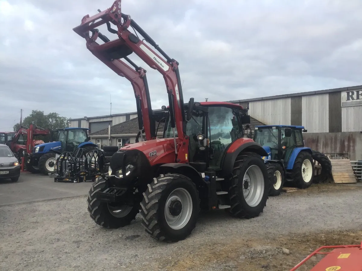 Case Maxxum 125 And Quicke Q4L Loader - Image 1