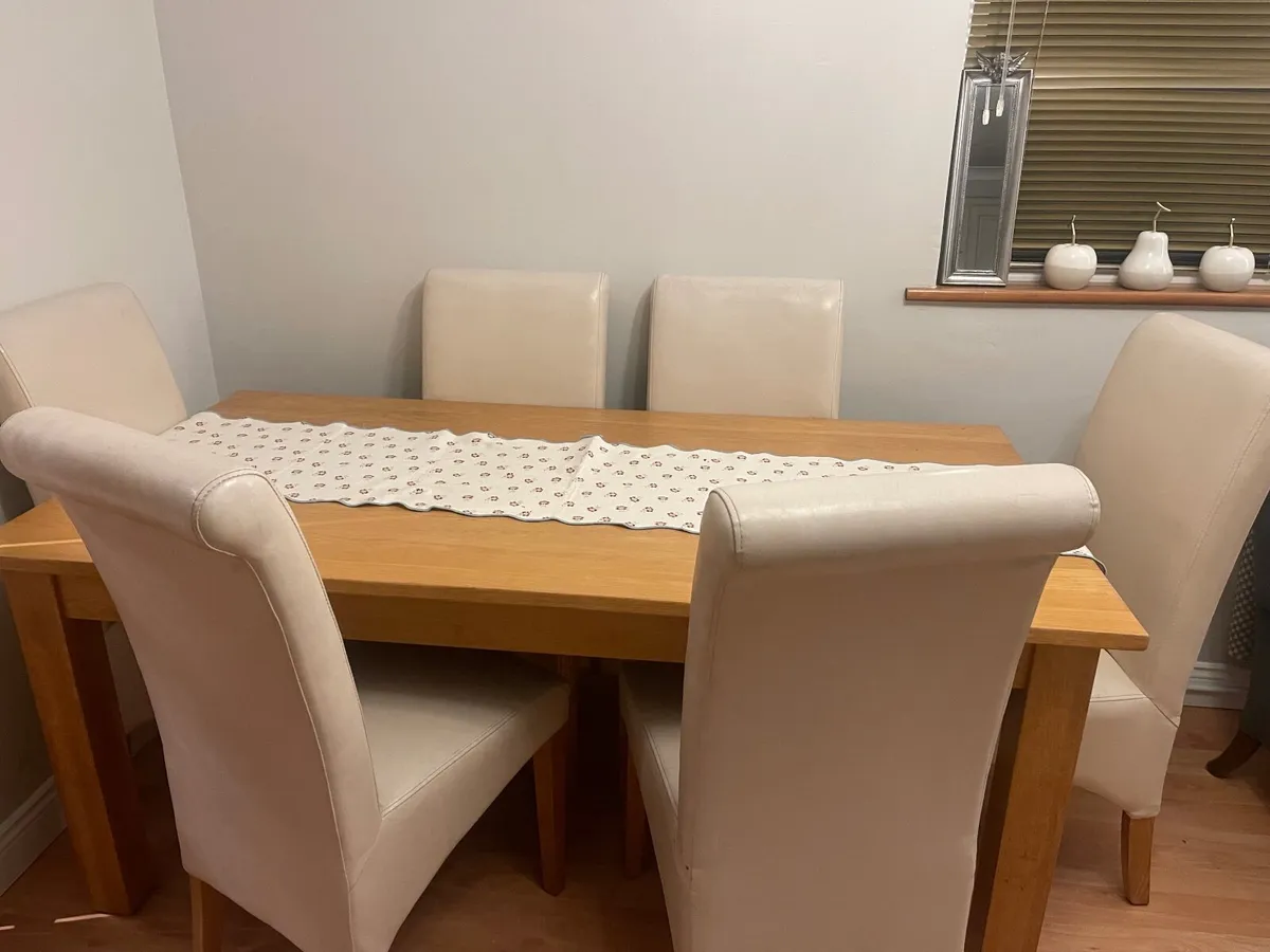Table & 6 chairs - Image 2