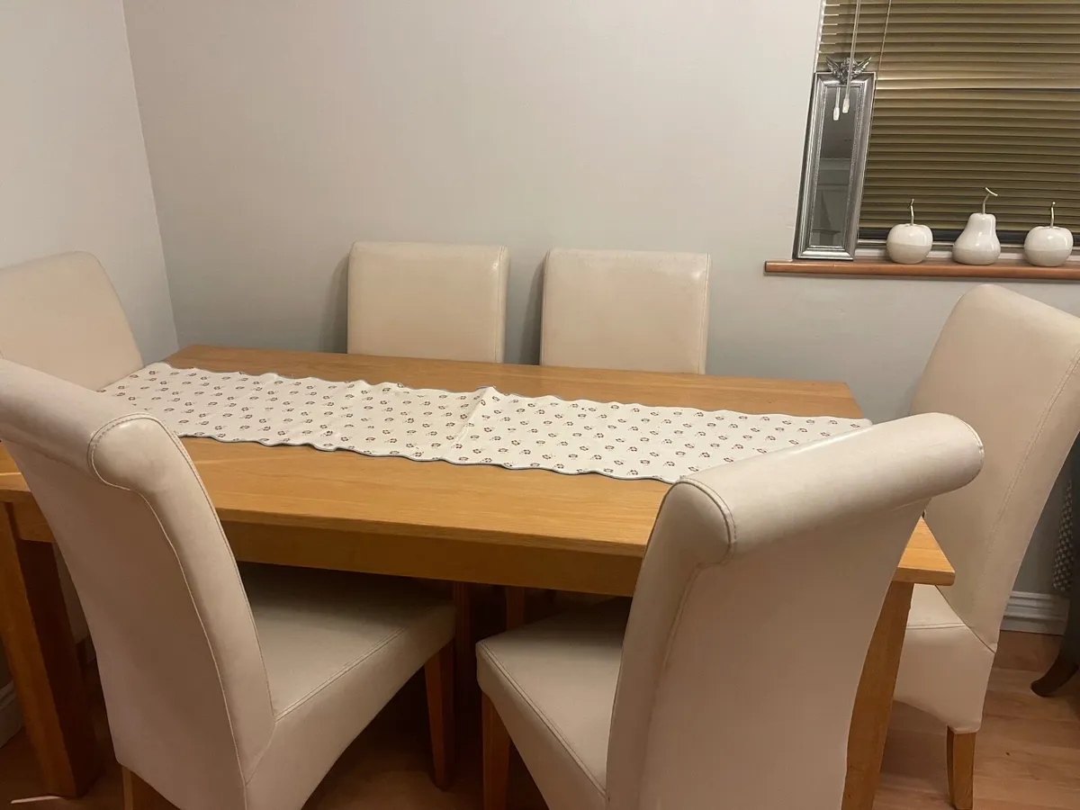 Table & 6 chairs - Image 3