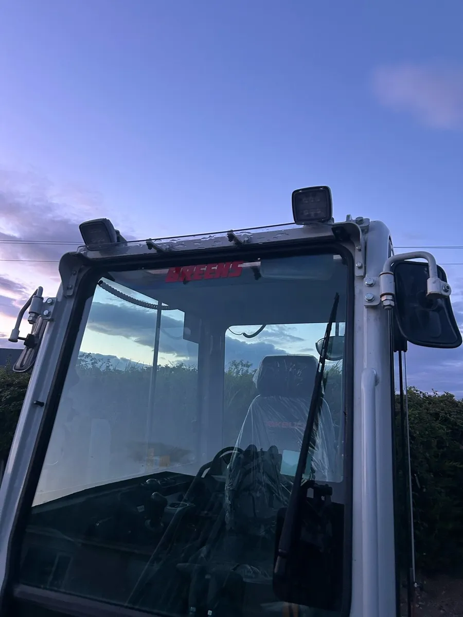Takeuchi TB230 - Image 4