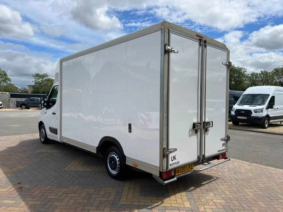 2020 Renault Master Luton Low Loader Van - Image 4