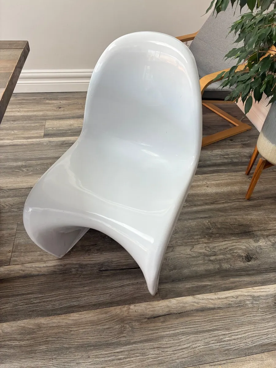 Dining Table and 6 Chairs - Image 2