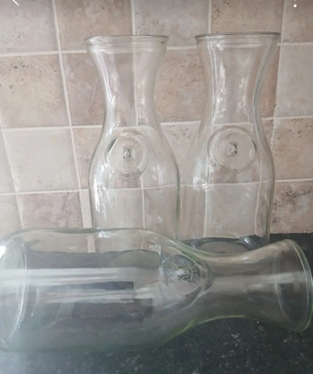 Vintage milk bottles Paul Masson 1852 - Image 2