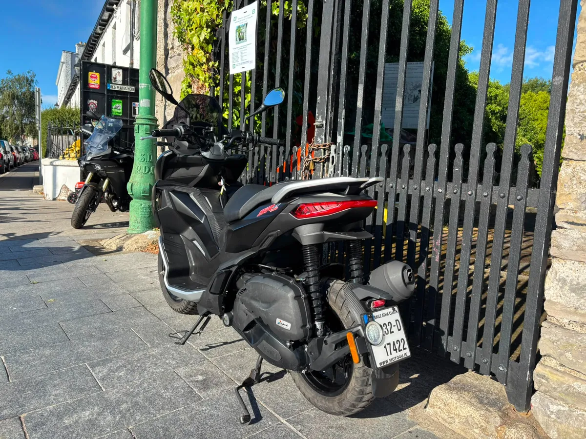 2023 APRILIA SR200 MOTO4U - Image 4