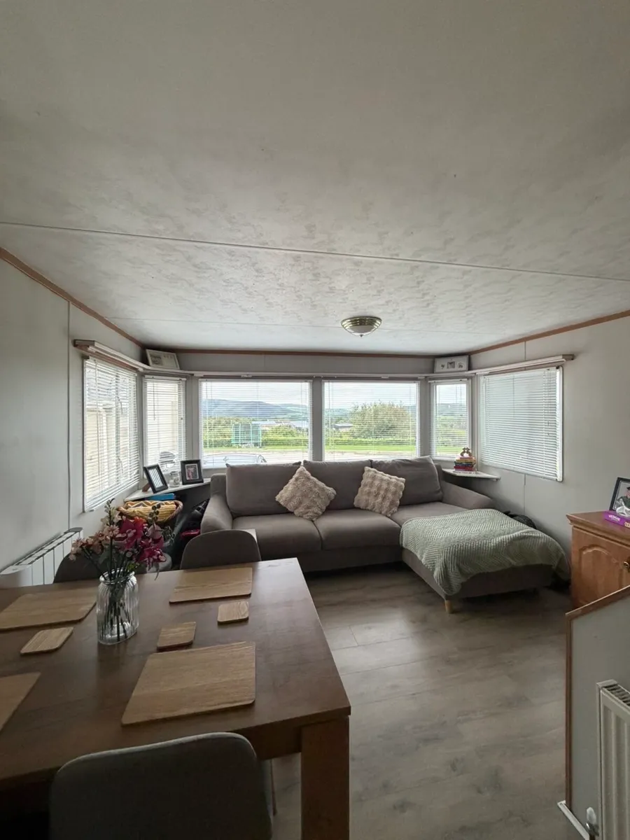 Mobile home - Image 1