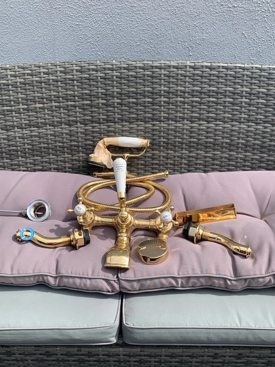 Genuine CP Heart solid brass taps - Image 2