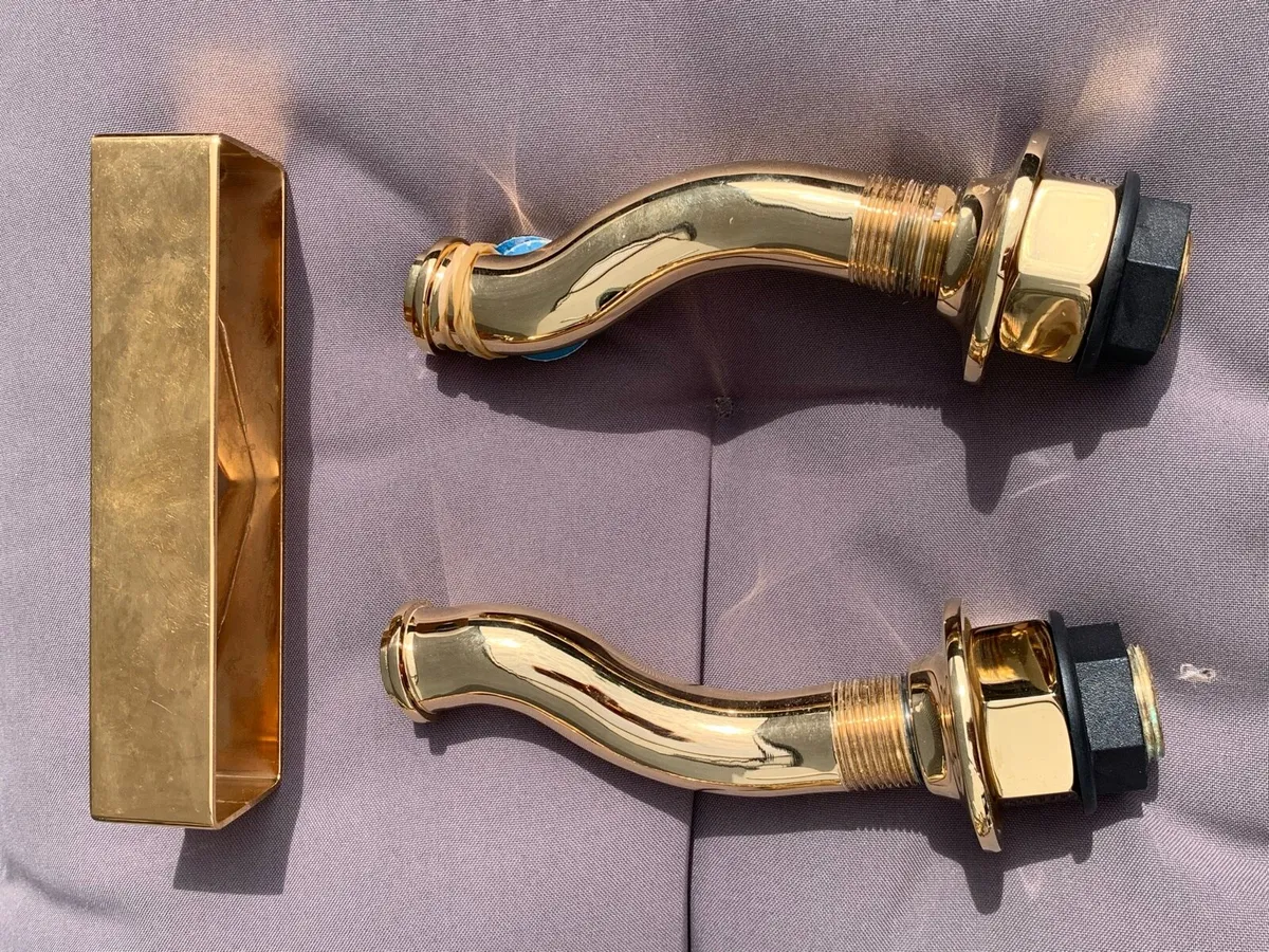 Genuine CP Heart solid brass taps - Image 3