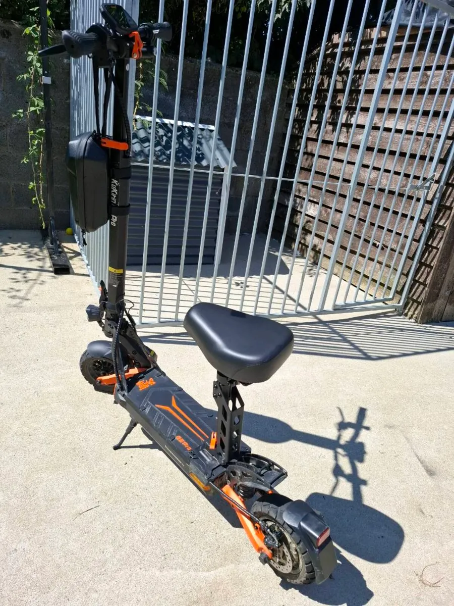 Electric scooter - Image 2