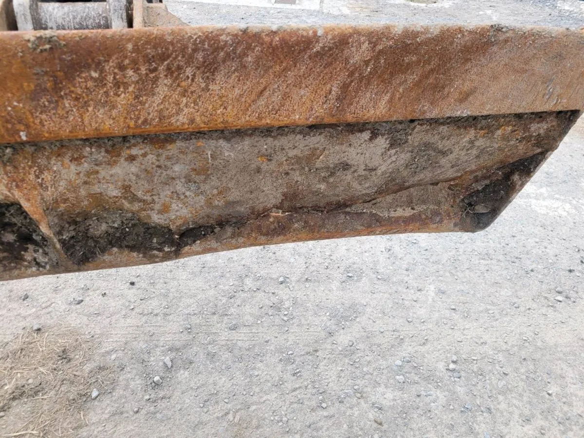 Grading /digging bucket - Image 4