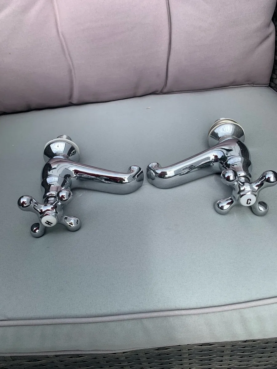 Genuine CP Heart single bath/sink taps - Image 3