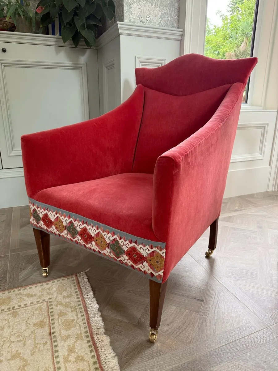 Restored vintage armchair in Colefax & fowler - Image 1
